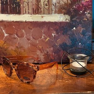 PUGS WOMENS SUNGLASSES BRAND NEW